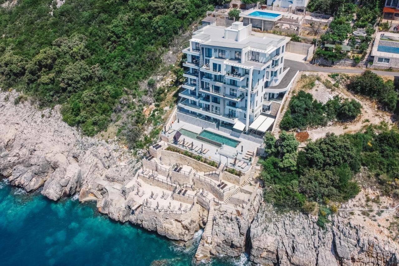 Dollaku Apartments بار المظهر الخارجي الصورة