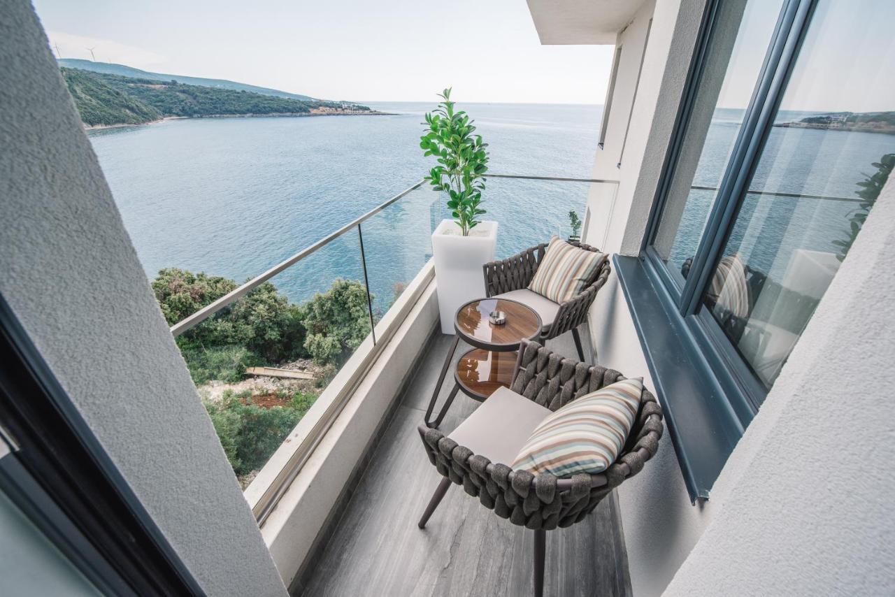 Dollaku Apartments بار المظهر الخارجي الصورة